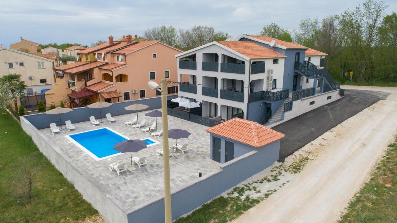 Apartmani Natalija1 Πόρετς Εξωτερικό φωτογραφία